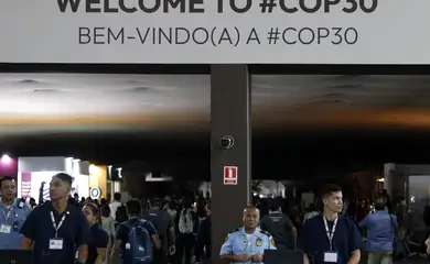 Belém (PA), 21/11/2025 - Movimentação de participantes na COP30. Foto: Bruno Peres/Agência Brasil