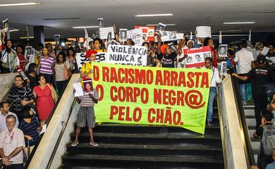 25/03/2024 - Organizações e Movimentos Sociais diversos de Brasília (DF), realizaram no dia 25/03 o ato cultural 