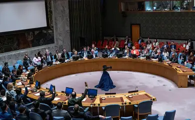 Membros do Conselho de Segurança das Nações Unidas votam resolução durante reunião sobre a manutenção da paz e segurança internacionais e o desarmamento e a não-proliferação nuclear na sede da ONU na cidade de Nova York, EUA
20/05/2024
REUTERS/Eduardo Munoz