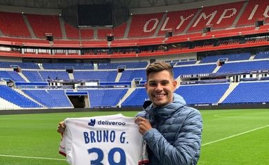 Lyon apresenta oficialmente brasileiro Bruno Guimarães