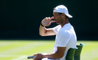 Rafael Nadal durante treino em Wimbledon