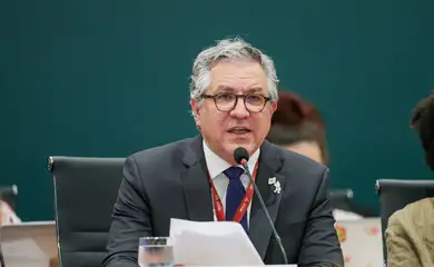 Padilha critica retirada dos Estados Unidos da OMS