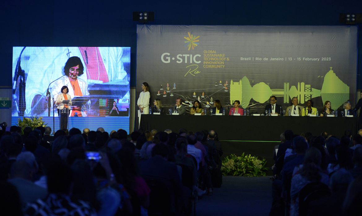 Rio de Janeiro (RJ), 13/02/2023 - A ministra da Saúde, Nísia Trindade Lima, participa da abertura da conferência G-STIC Rio, na região central da cidade. Foto Tomaz Silva/Agência Brasil