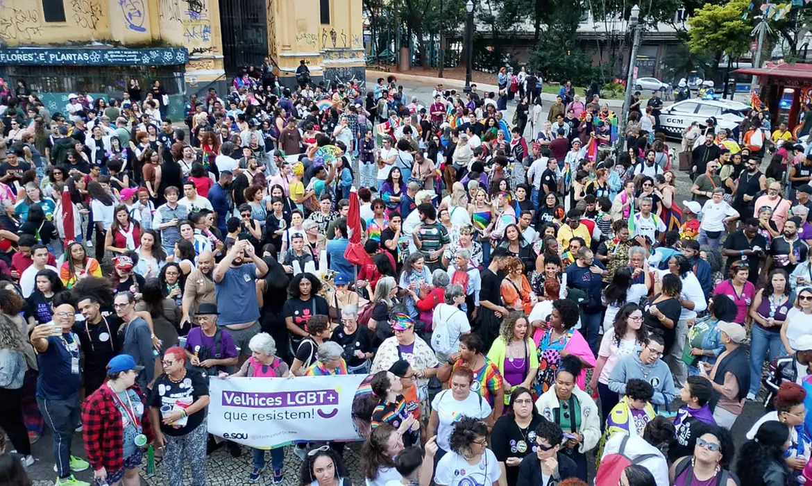 Cínthia Abreu/Divulgação São Paulo (SP), 21/06/2025 - Coletiva da Visibilidade Lésbicas de SP durante caminhada de mulheres lésbicas protesta contra violências e racismo. Cínthia Abreu/Divulgação