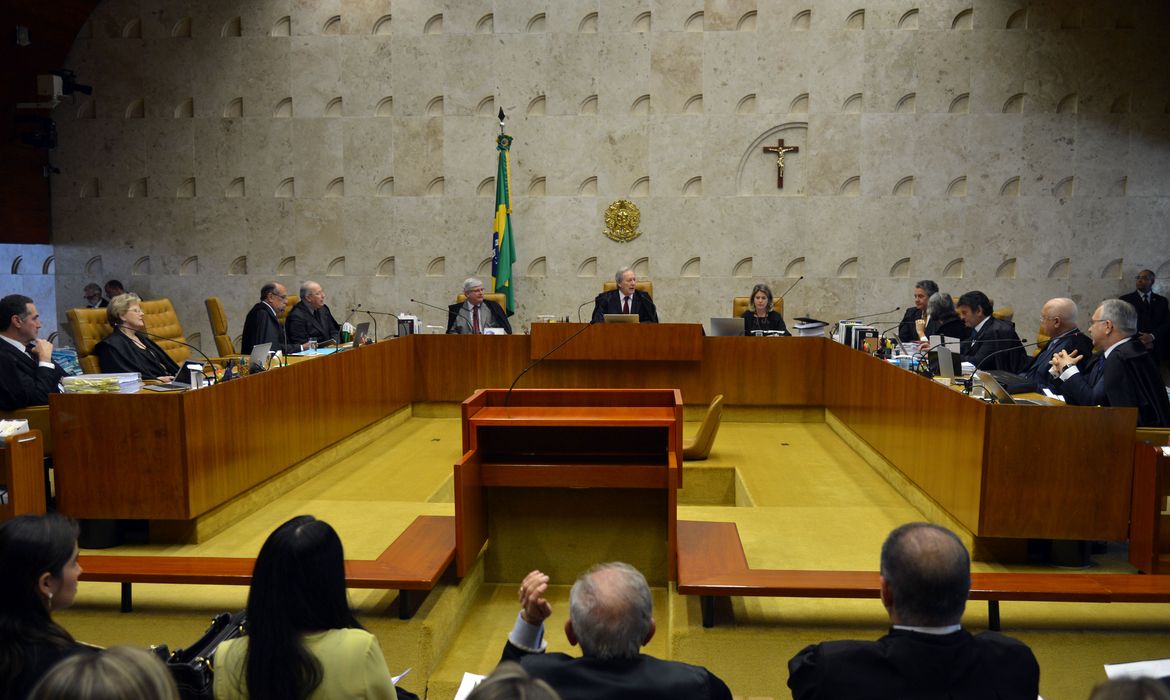 Brasília - Plenário do Supremo Tribunal Federal cancela sessão de julgamentos e convoca sessão extraordinária, às 17h30, para analisar processos sobre rito do impeachment  (Antonio Cruz/Agência Brasil)