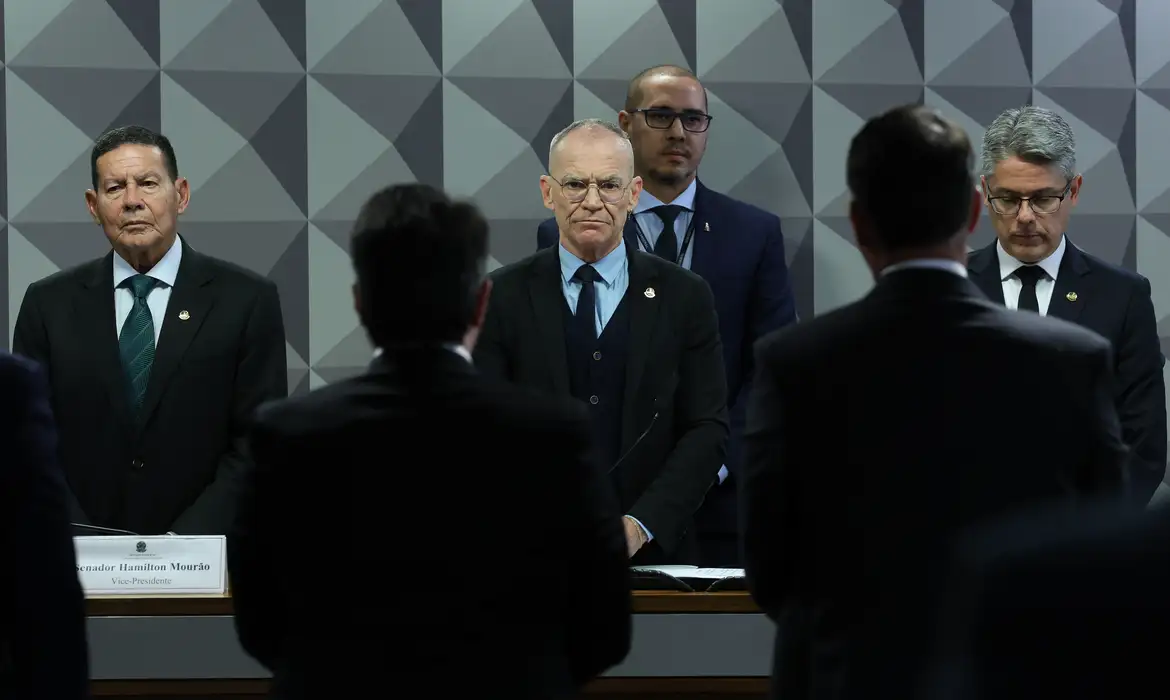 Lula Marques/Agência Brasil Brasília - 04/11/2025 - A comissão parlamentar de inquérito (CPI) que vai investigar o crime organizado no país foi instalada e o Presidente eleito foi o Senador, Fabiano Contarato e o relator o Senador, Alessandro Vieira. Foto: Lula Marques/ Agência Brasil.