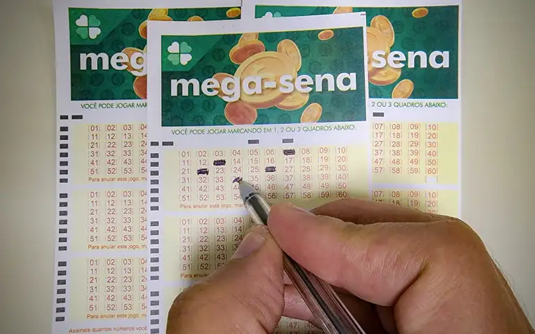 22/06/2023 - Brasília - Mega-Sena, concurso da  Mega-Sena, jogos da  Mega-Sena, loteria da  Mega-Sena. -  Volantes da Mega Sena sendo preenchidos para apostas em casas lotéricas da Caixa. Foto: Rafa Neddermeyer/Agência Brasil/Arquivo