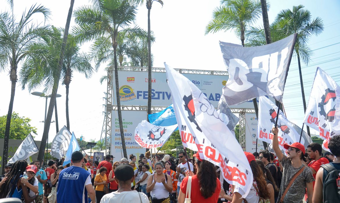 Rio de Janeiro (RJ), 01/05/2023 – Diversas entidades sindicais fazem ato durante Festival do Trabalhador no Parque Madureira. Foto: Tomaz Silva/Agência Brasil