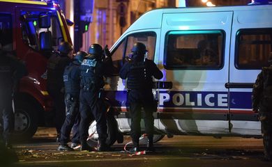 Policiais em Paris