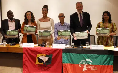 Brasília (DF), 29/05/2025 - A ministra de Igualdade Racial, Anielle Franco, a ministra do Meio Ambiente, Marina Silva, e o presidente da COP30, André Corrêa do Lago, participam de encontro com lideranças afrodescendentes da América Latina e do Caribe para entregar formalmente ao Itamaraty suas propostas políticas e institucionais para a COP30, que será realizada em Belém (PA). Foto: Antonio Cruz/Agência Brasil