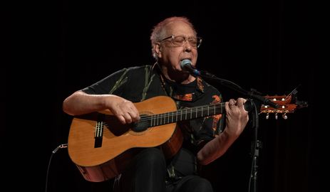 Jards Macalé faz show exclusivo no Cena Musical