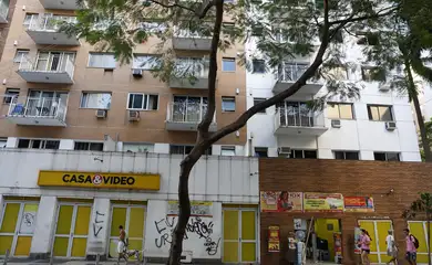 Rio de Janeiro (RJ) 09/09/2024 – Eleições 2024: segurança pública no âmbito municipal. Edifícios com fachada ativa, de uso misto, residenciais com comércio no térreo voltado para a calçada. Foto: Fernando Frazão/Agência Brasil