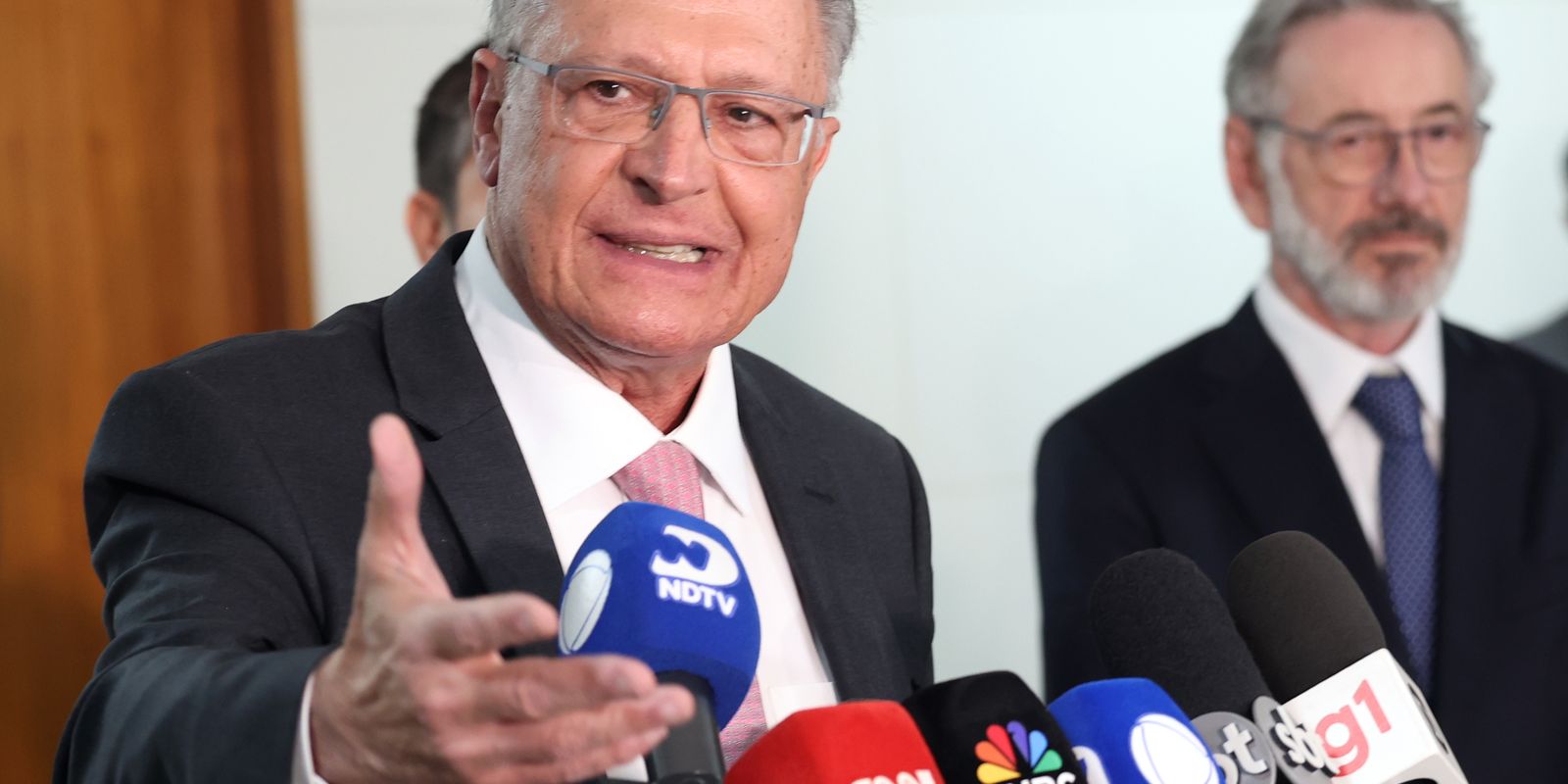 Pix é modelo, e problema real está em tarifas dos EUA, diz Alckmin Pix é modelo, e problema real está em tarifas dos EUA, diz Alckmin