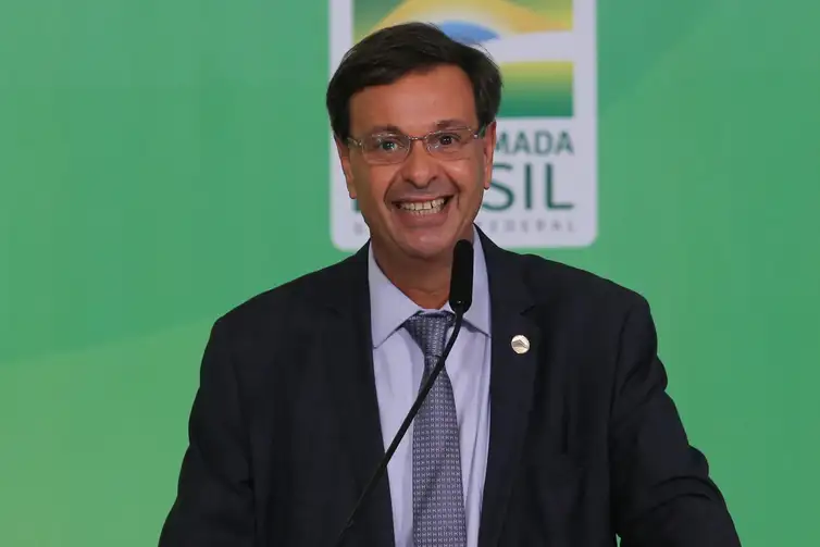 Ministro do Turismo, Gilson Machado, durante a solenidade de anncio do Sistema de Avaliao de Impacto ao Patrimnio e lanamento do Guia Brasileiro de Sinalizao Turstica.