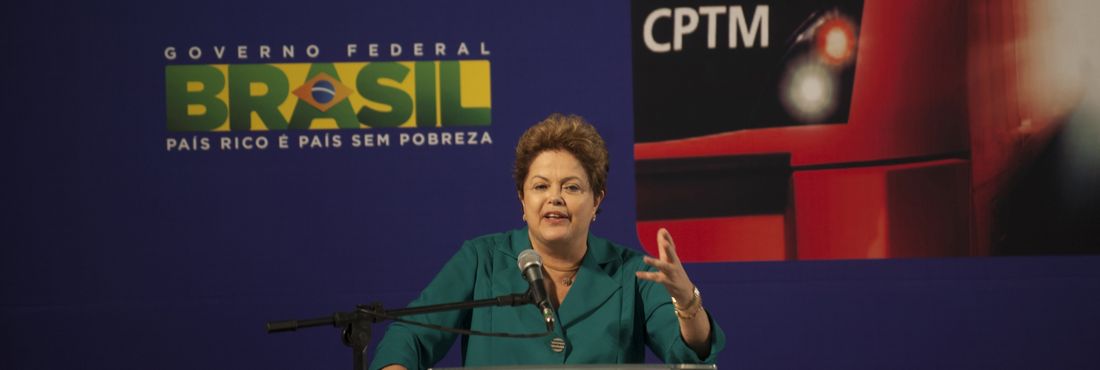 São Paulo - A presidenta Dilma Rousseff participa de cerimônia de anúncio de investimentos do PAC Mobilidade Urbana em São Paulo