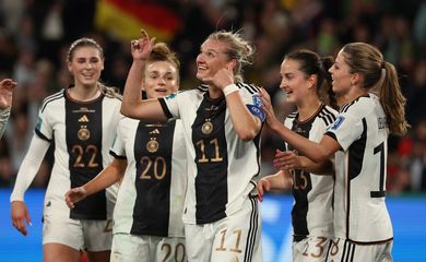 Alexandra Popp comemora gol da Alemanha