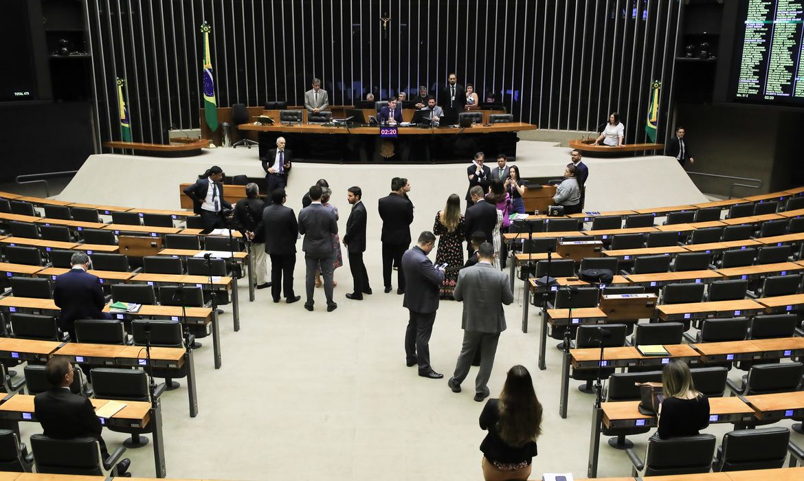 Brasília (DF) 12/09/2024   Sessão da Câmara dos Deputados para conclusão da votação do projeto de lei que propõe uma transição de três anos para o fim da desoneração da folha de pagamentos de 17 setores da economia. Foto Lula Marques/ Agência Brasil