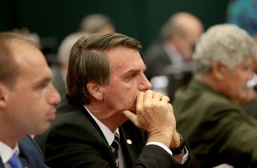 Brasília - O deputado Jair Bolsonaro durante o adiamento da votação de processo contra Jean Wyllys (Wilson Dias/Agência Brasil)