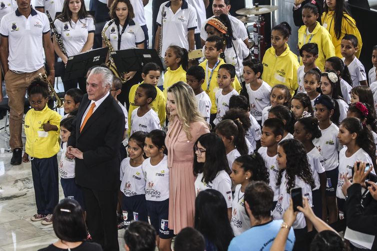 O presidente Michel Temer e a primeira-dama Marcela Temer participam da cerimônia comemorativa do Dia Nacional do Voluntariado e da entrega do Prêmio Viva Voluntário, no Palácio do Planalto.