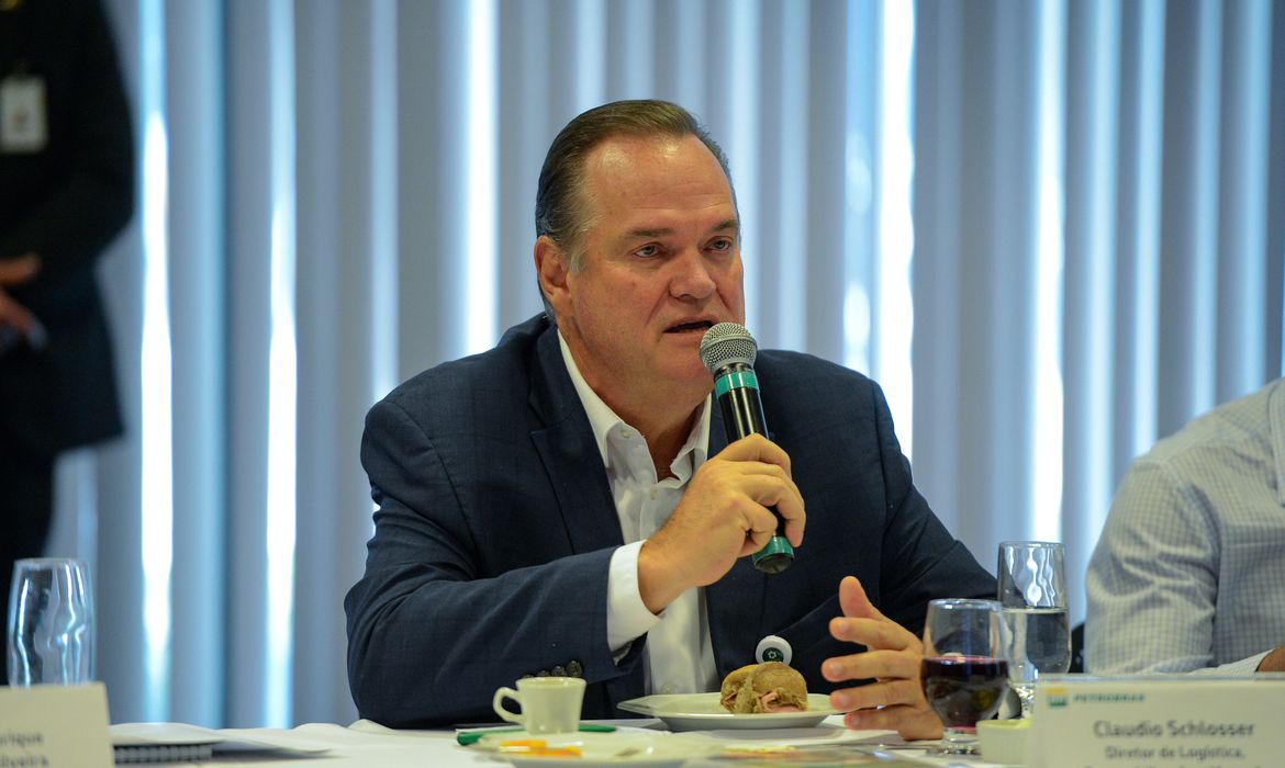 RIO DE JANEIRO (RJ), 19/07/2023 – O diretor de logística, comercialização e mercados, Claudio Schlosser fala durante café da manhã com jornalistas no Centro de Pesquisas da Petrobras (Cenpes), na Ilha do Fundão, zona norte da capital fluminense.