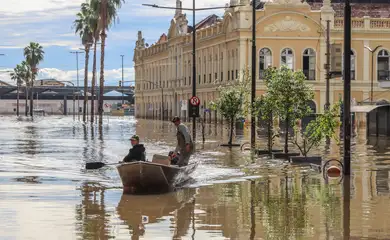 Porto Alegre (RS), 17/05/2024 – CHUVAS RS- ENCHENTES -  Centro histórico de Porto Alegre permanece alagado devido as fortes chuvas dos últimos dias. Foto: Rafa Neddermeyer/Agência Brasil