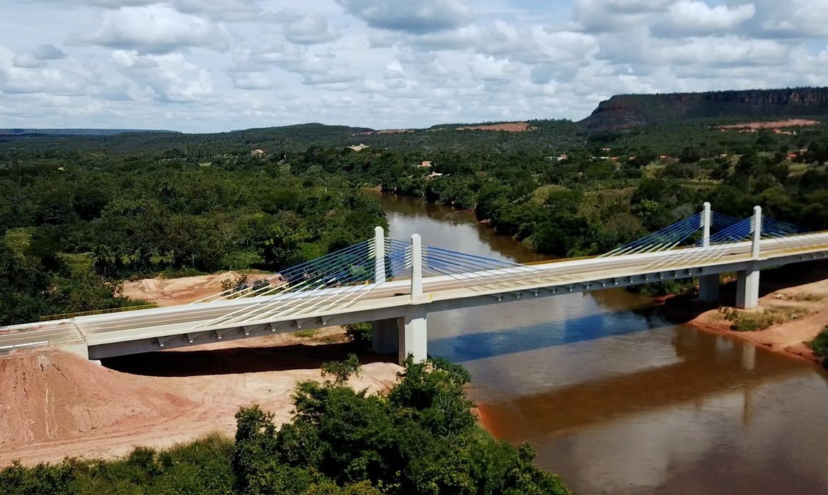 Ponte do rio Parnaíba vai beneficiar agronegócio e população do Maranhão e do Piauí