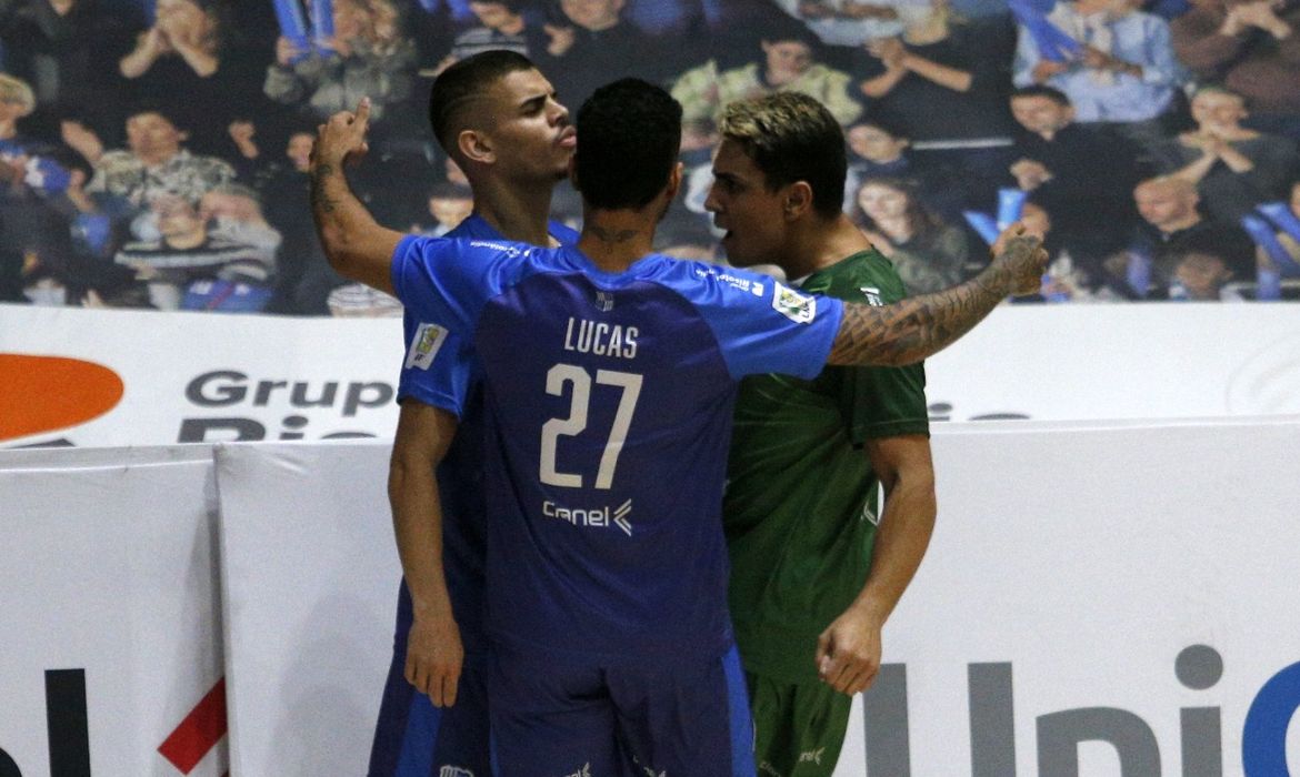 Minas vence Brasiliense por 3 a 2 na Liga Nacional de Futsal