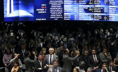 Brasília - Com 61 votos favoráveis e 20 contrários, o plenário do Senado decide pelo impeachment de Dilma Rousseff (Marcelo Camargo/Agência Brasil) 