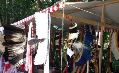 Artesanato indígena à venda no Parque Lage, em festa que reúne 18 etnias