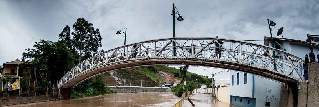 São Luiz do Paraitinga ponte enchente