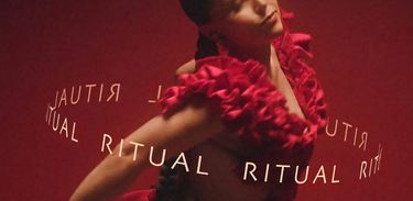 Álbum Ritual, disco de estreia de Juliana Eva