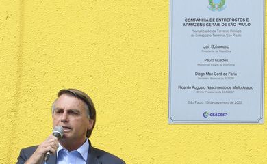 O presidente da República, Jair Messias Bolsonaro, durante visita a Companhia de Entrepostos e Armazéns Gerais de São Paulo (Ceagesp), para a reinauguração da Torre do Relógio.