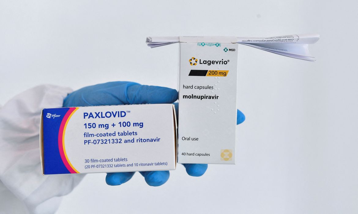 FILE PHOTO: Pfizer and Merck oral COVID-19 pills arrive at Misericordia hospital, in Grosseto