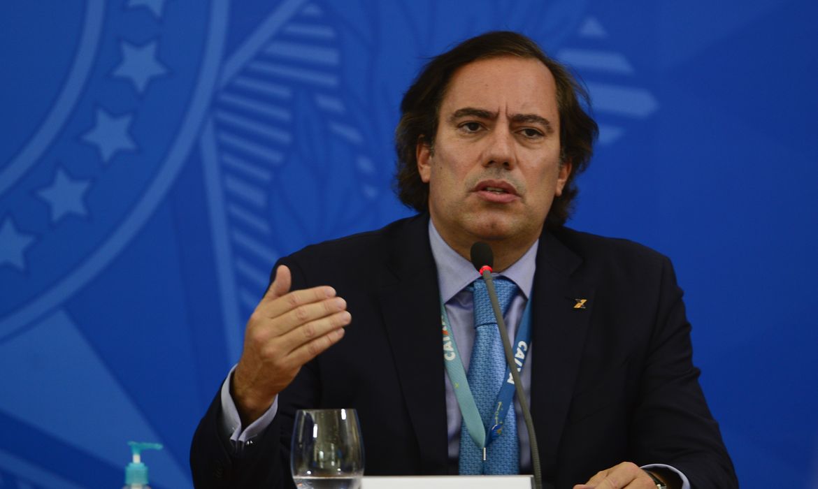 O presidente da Caixa Econômica Federal, Pedro Guimarães, fala à imprensa no Palácio do Planalto,sobre o o pagamento da 2ª parcela do auxílio emergencial