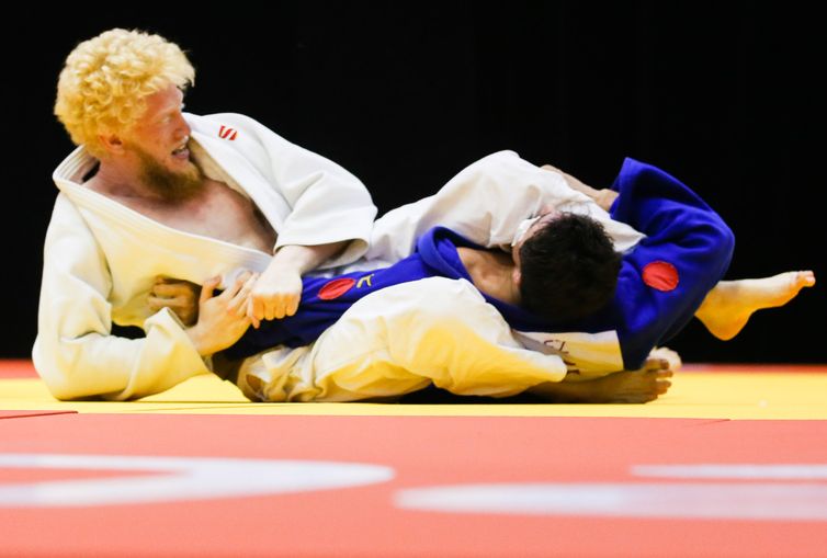 Luan Pimentel (Branco) do Brasil luta contra Rodolfo Rodriguez da Argentina - Parapan de Lima 2019