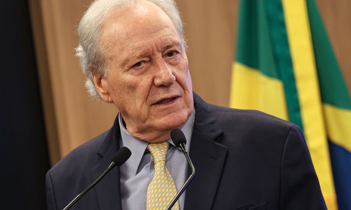Lewandowski Detona Projeto de Lei Antifacção: PF em Risco? Entenda a Crise!