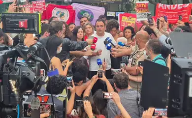 Glauber Braga encerra greve de fome após acordo com Hugo Motta