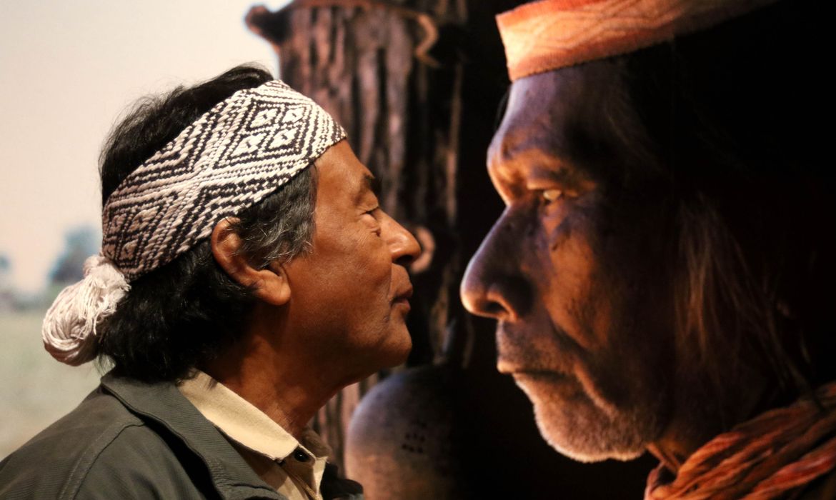 Exposição revela “filosofias de vida” na Amazônia, diz Ailton Krenak