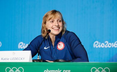 Rio de Janeiro - A nadadora norte-americana Katie Ledecky, medalhista de ouro em Londres, dá entrevista no Parque Olímpico dos Jogos Rio 2016  (Fernando Frazão/Agência Brasil)