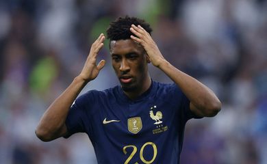 Kingsley Coman lamenta pênalti perdido durante final da Copa do Mundo do Catar entre França e Argentina
