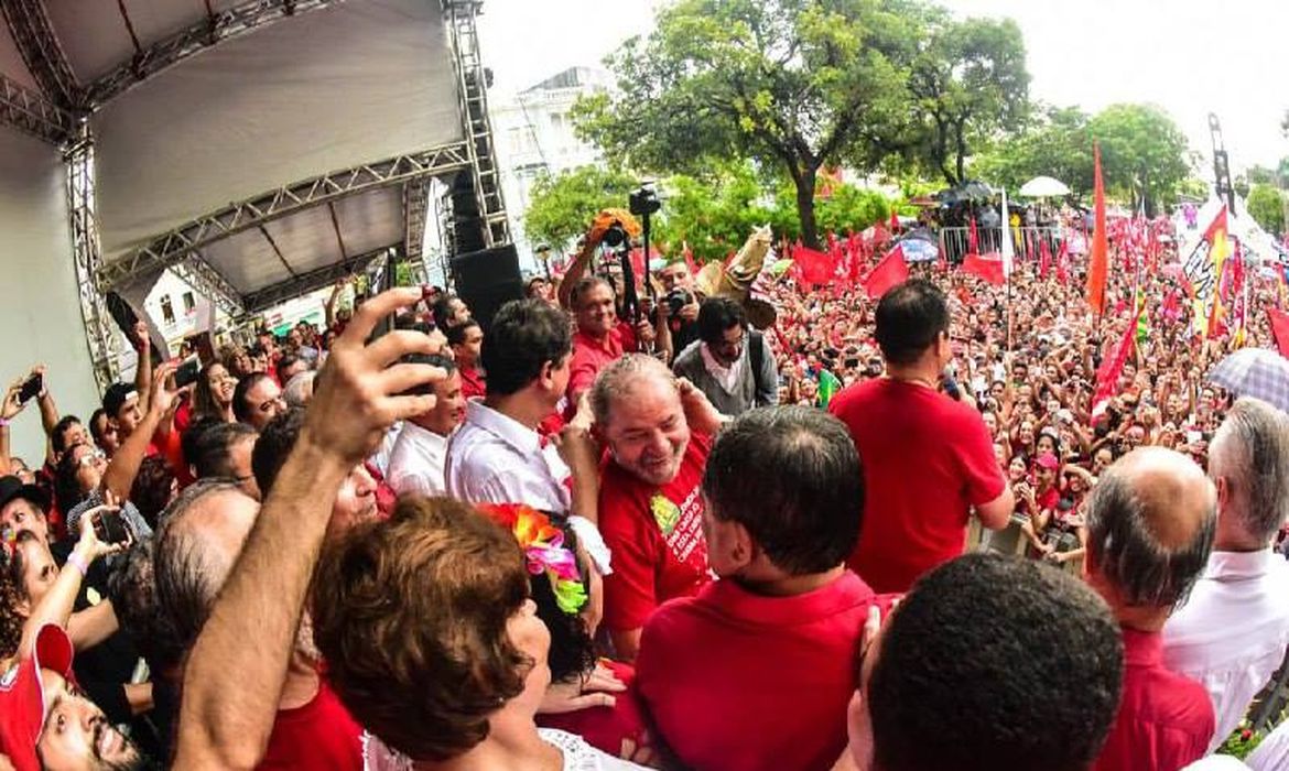 Lula fez discurso para, pelo menos, 12 mil pessoas em Fortaleza
