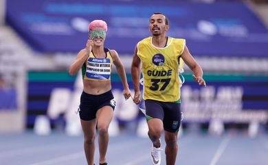Thalita Simplício fatura ouro nos 400m rasos no Mundial de Atletismo Paralímpico, em Paris, em 11/07/2023
