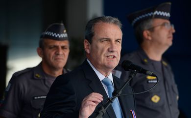 Rio de Janeiro - O secretário de Segurança Pública de São Paulo, Mágino Alves Filho, na recepção à Força Nacional, na Base Aérea do Galeão  (Tomaz Silva/Agência Brasil)