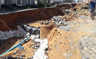Prioridade nas obras de recuperação é para a rua Mirassol, em Felipe Camarão