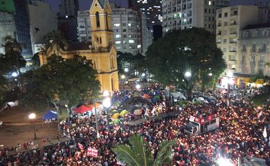 Manifestação em São Paulo por mais moradias