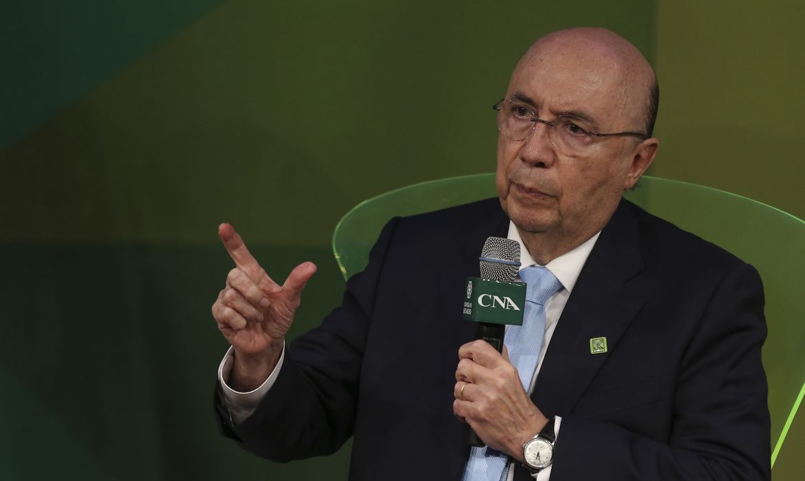 A Confederação da Agricultura e Pecuária do Brasil (CNA) e o Conselho do Agro, que reúne as entidades do setor agropecuário, realizam encontro com  candidatos à Presidência da República. Participa, Henrique Meirelles (MDB). 