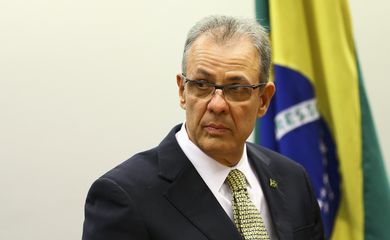 O ministro de Minas e Energia, Bento Albuquerque, participa de audiência pública, na Comissão de Viação e Transportes da Câmara dos Deputados. 