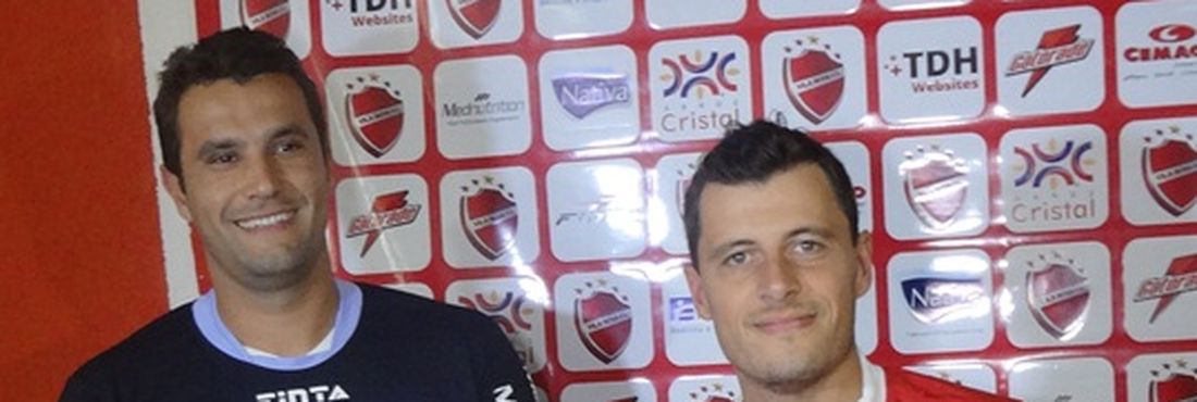 Marcelo Pitol e Gian, jogadores do Vila Nova
