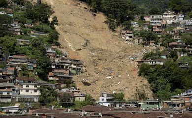 Morro da Oficina, em Petrópolis local mais atingido pela enchente há um mês