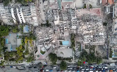 A drone view shows buildings destroyed by earthquakes, in La Guaira, Venezuela, June 26, 2026. Handout via REUTERS ATTENTION EDITORS - THIS IMAGE HAS BEEN SUPPLIED BY A THIRD PARTY NO RESALES. NO ARCHIVES     TPX IMAGES OF THE DAY